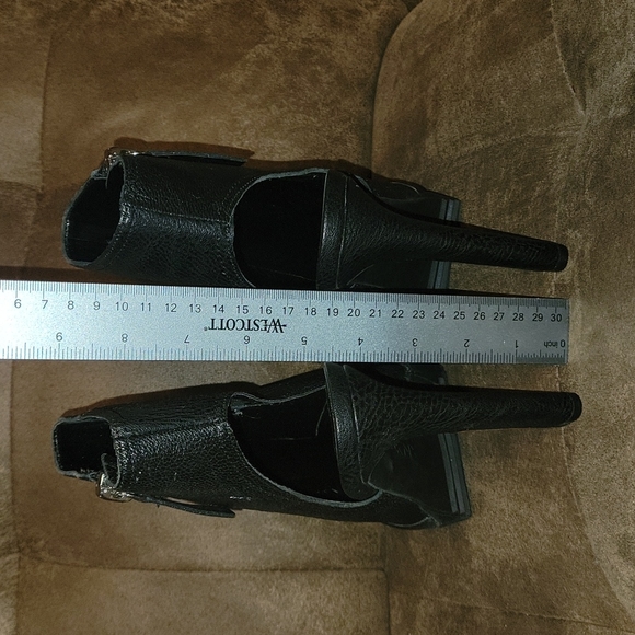 DKNY Booties - Picture 5 of 8